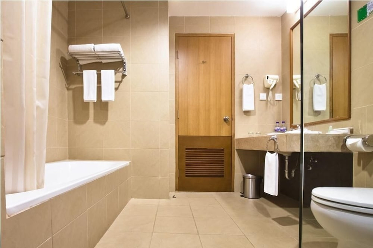 Bathroom 5, Luwansa Hotel Palangkaraya, Palangkaraya