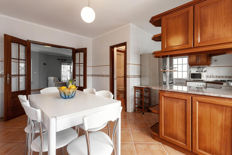 Kitchen 4, Ocean Breeze Villa, Peniche