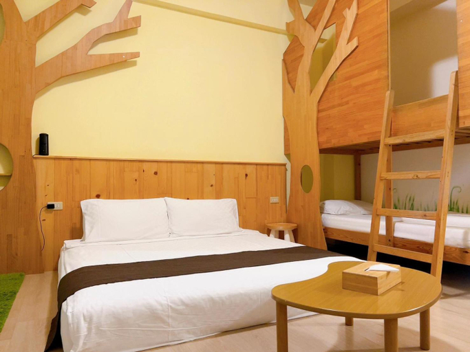 Bedroom 2, Family Central, Tainan