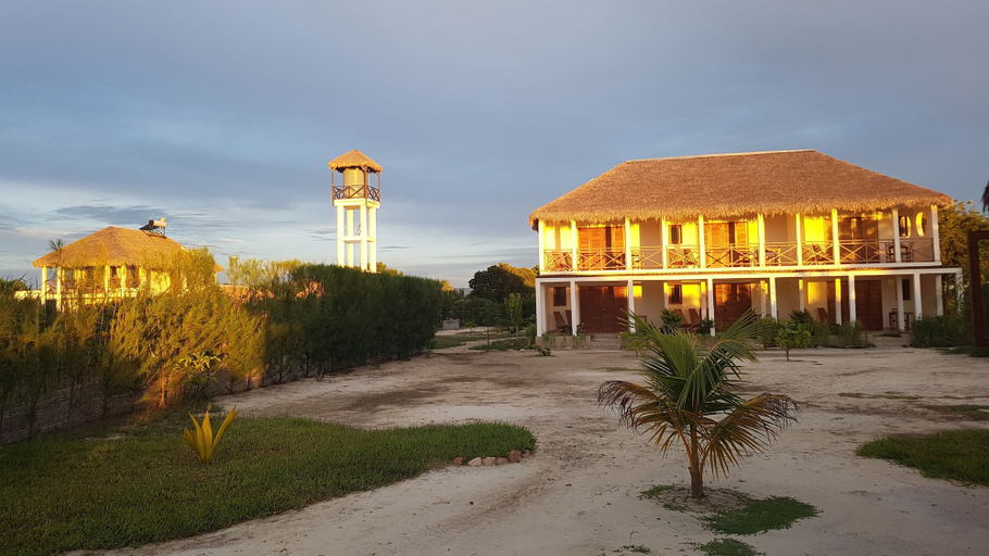 Exterior & Views