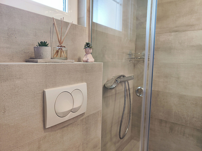 Bathroom 3, Bofani Apartments Budva