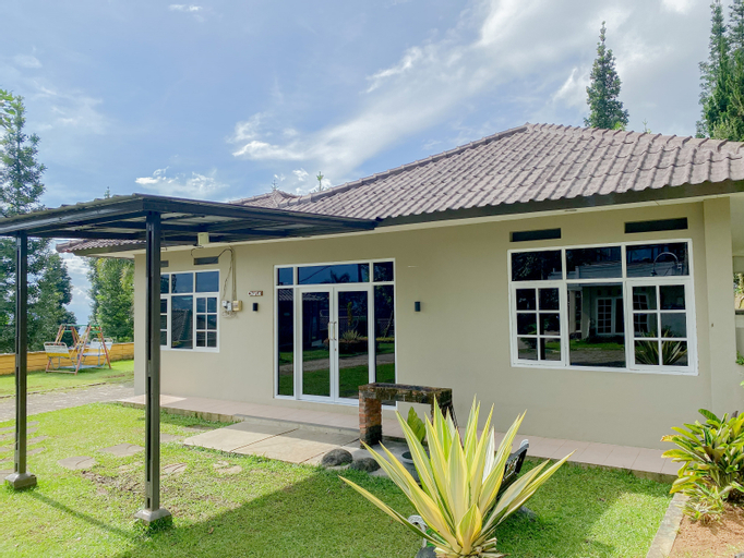 Exterior & Views 17