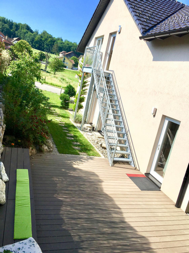 Exterior & Views 1, Cozy 2.5 Apartment with Swimmingpool, La Veveyse