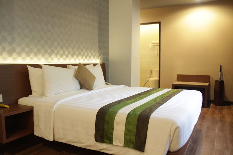 Bedroom 2, Grand Whiz Hotel Nusa Dua, Badung