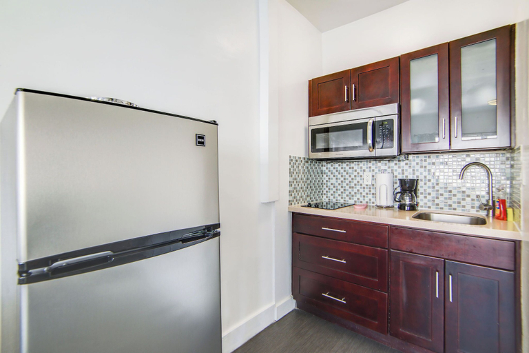 Others 3, Chic Large Studio Apt Near Ocean Drive South Beach, Miami-Dade