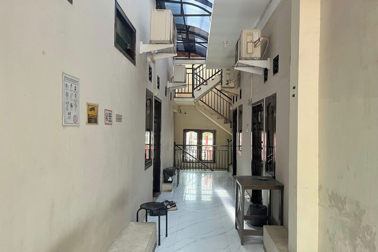 Exterior & Views 18