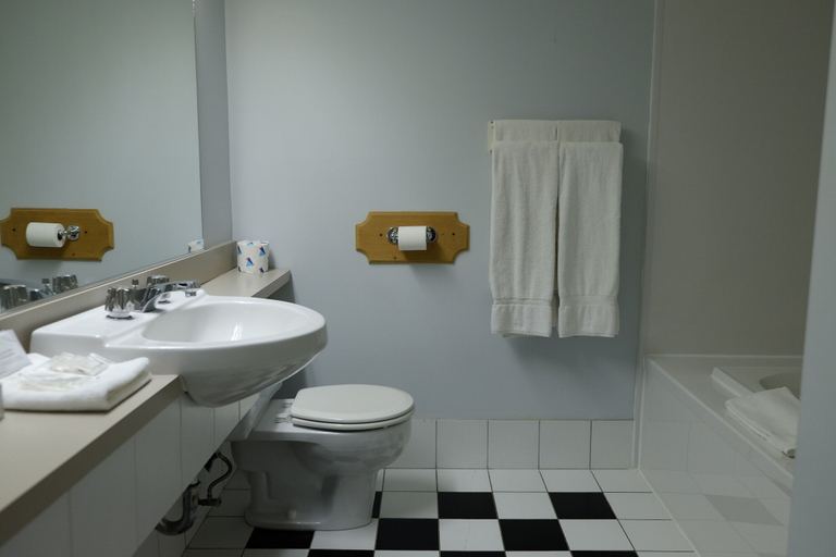 Bathroom 3, Auberge La Camarine, La Côte-de-Beaupré