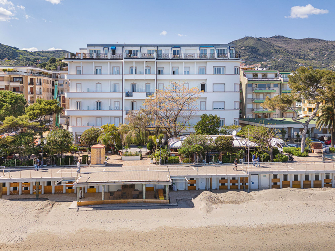 Exterior & Views 2, LVG Hotel Collection - Grand Hotel Mediterranee, Savona