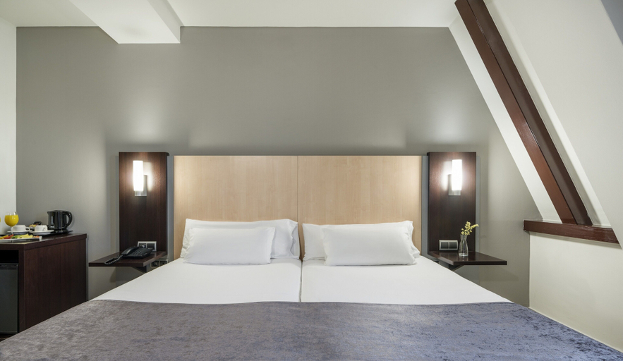 Bedroom 2, Hotel ILUNION Almirante, Barcelona
