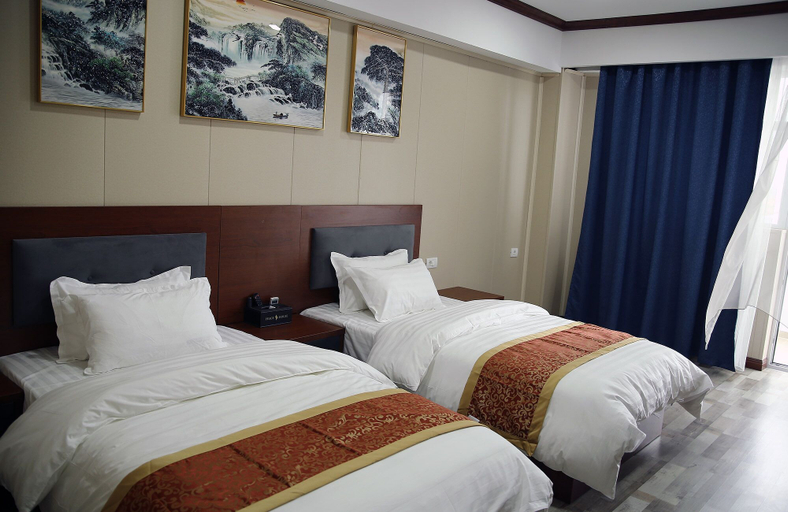Bedroom 3, Peace House, Dobroesti