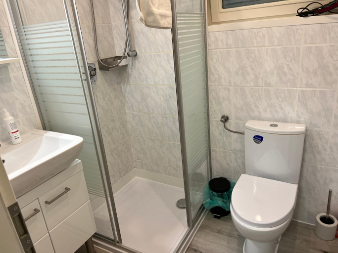 Bathroom 2, Strandnest Busum Apartments, Dithmarschen