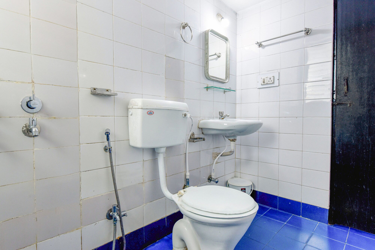 Bathroom, FabHotel Alor Holiday Resort, North Goa