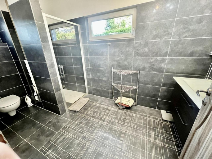 Bedroom 2, Cozy 2.5 Apartment with Swimmingpool, La Veveyse
