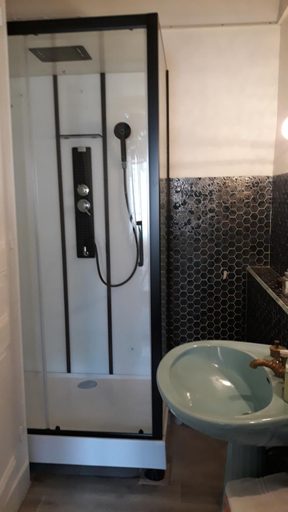 Bathroom 4, Chez Virginie, Hautes-Pyrénées