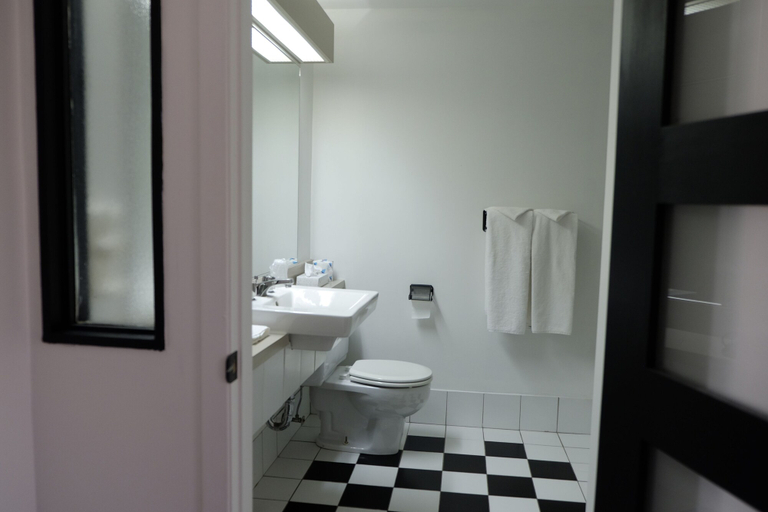 Bathroom 3, Auberge La Camarine, La Côte-de-Beaupré