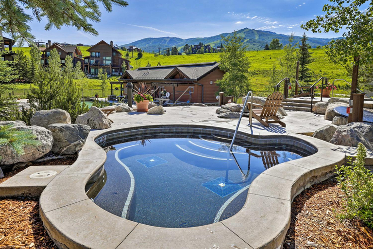 Sport & Beauty 2, Wildhorse Meadows Studio with Resort Gondola Access!, Routt