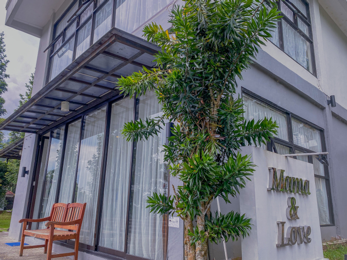 Exterior & Views 18