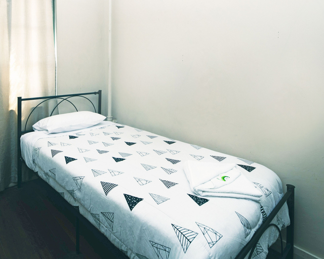 Bedroom, The Commercial Hotel Kingaroy, Kingaroy