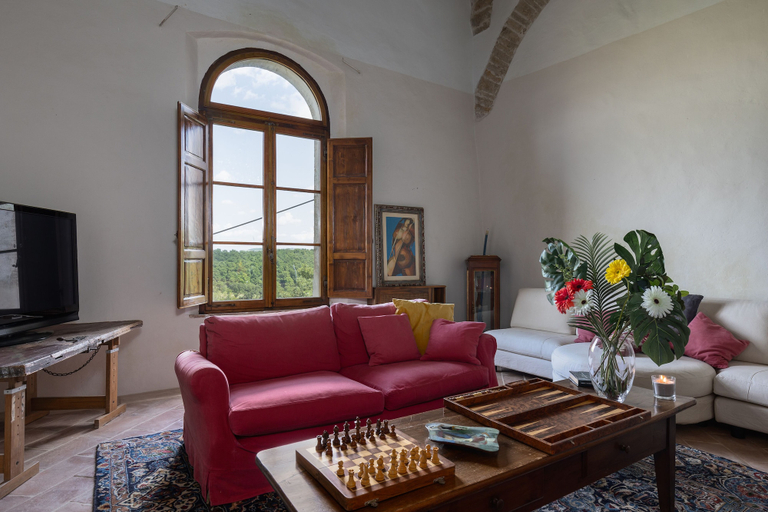 Others 4, JOIVY Presents Badia Ardenga, Siena