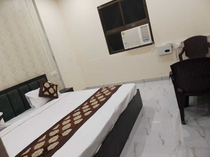 Bedroom 2, Baba Paying Guest House, Varanasi