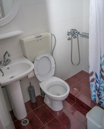 Bathroom 5, ΑΚΤΗ ΞΟΒΡΙΟΣ, Peloponnese
