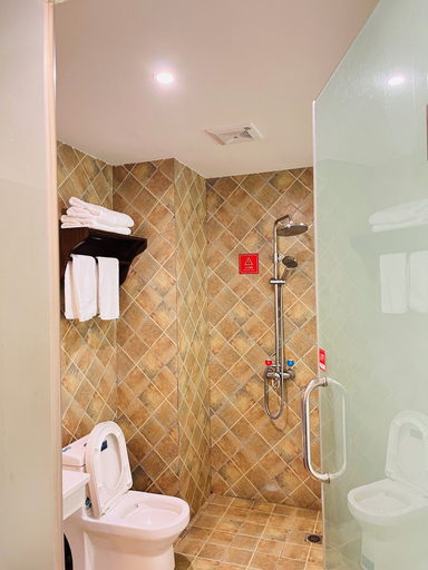 Bathroom 3, zhuiyikezhan, Zhangjiajie