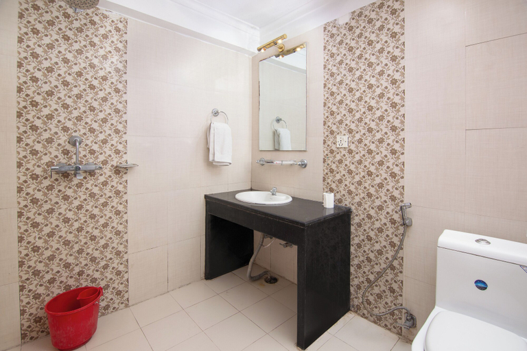 Bathroom 4, Hotel Nomad Inn, Gandaki