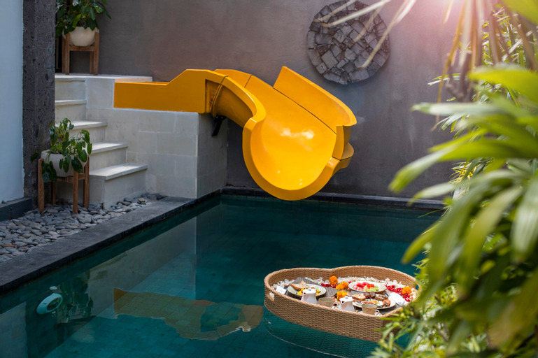Swimming Pool 25