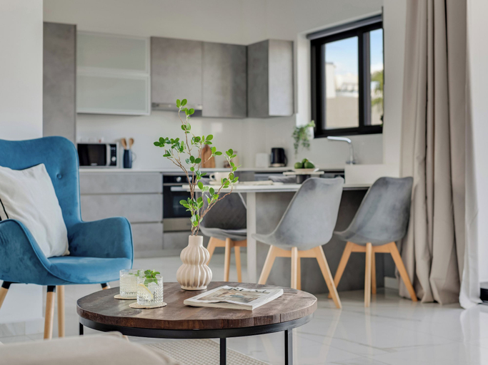 Living room 2, Sanders Palama - Cute 2-bdr Penthouse Apt