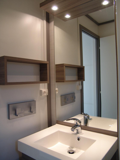 Bathroom 3, La Colline des Ocres Village de vacances, Vaucluse