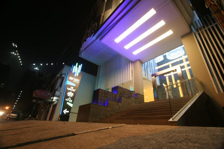 Exterior & Views 26