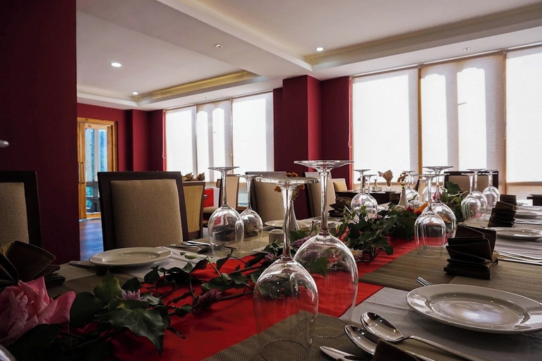 Food & Drinks 5, Hotel Damisa , Chang