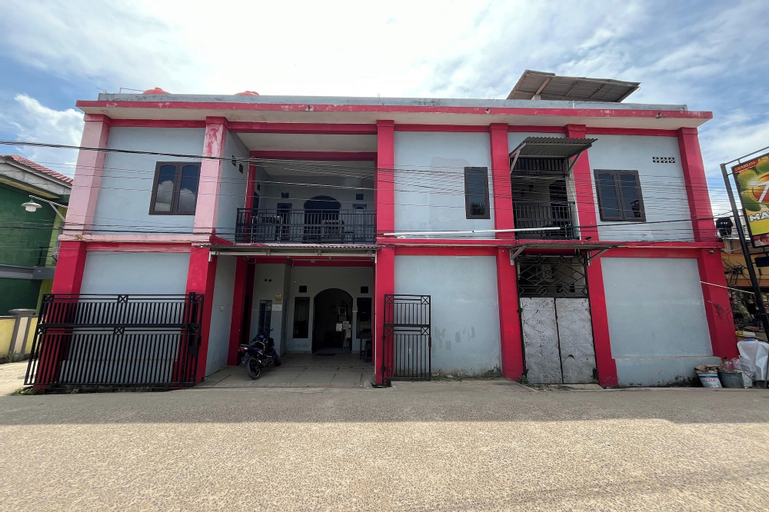 Exterior & Views 24