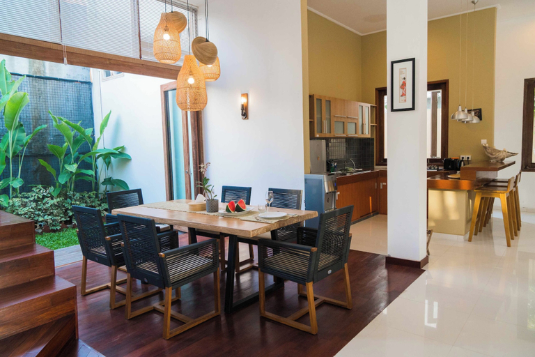 Others 4, Villa Duna, Badung