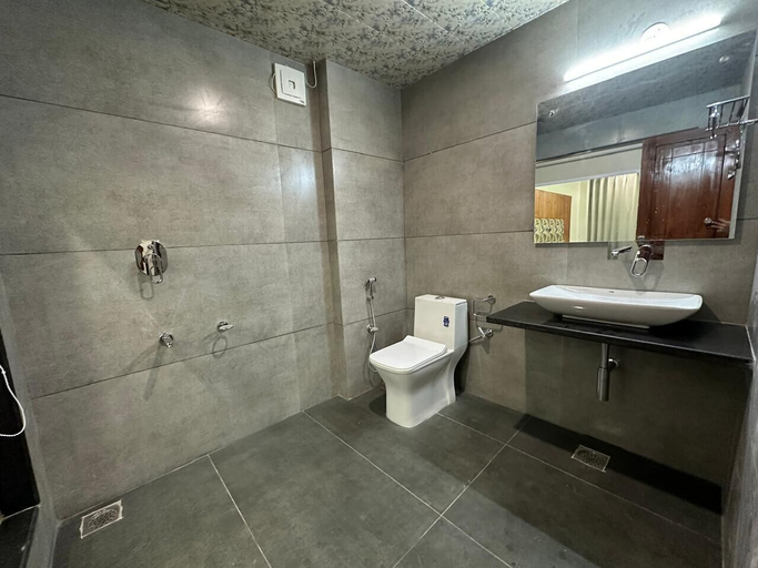 Bathroom, Sharanam By Sheosante, Kullu