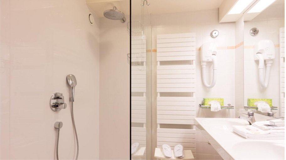 Bathroom, Hotel Approach, West-Vlaanderen
