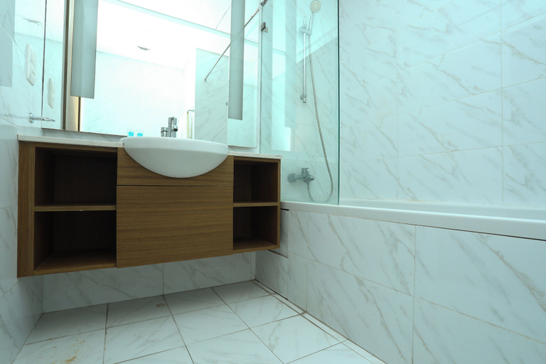 Bathroom 16