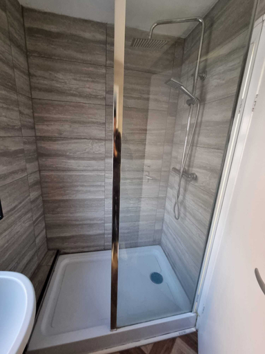 Bathroom 4, Easy Rooms - London Luton Airport, Luton