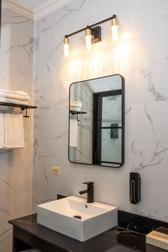 Bathroom 3, Sky's Villa Resort