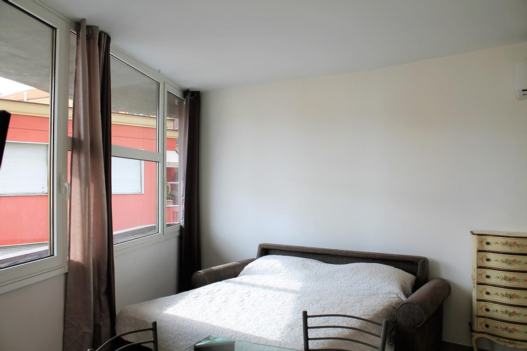 Bedroom 2, Da Mariella case vacanze con terrazzo, Imperia