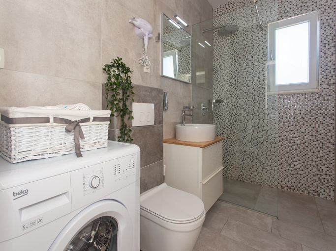 Bathroom 3, Apartments Aqua, Okrug