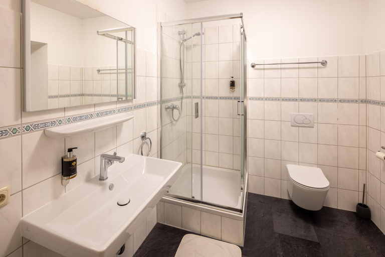 Bathroom 4, Hotel Schwanen, Memmingen