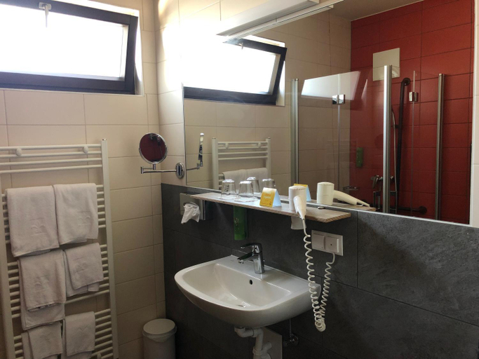 Bathroom 3, Jufa Hotel Graz-Sud, Graz