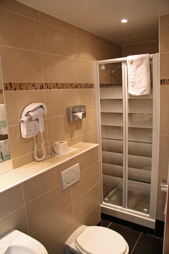 Bathroom 4, L'Ouest Hotel, Paris
