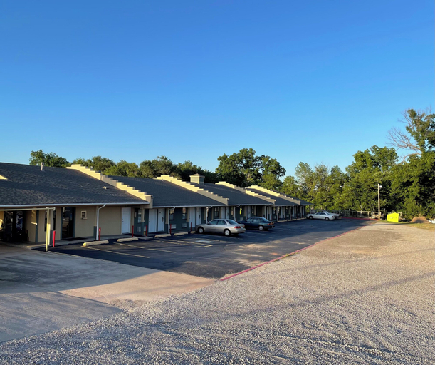 Exterior & Views 2, Executive Inn of Purcell, McClain