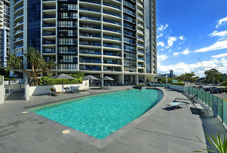Fresh & Modern 2 BR Apartment in Sierra Grand - CoastHM, Gold Coast