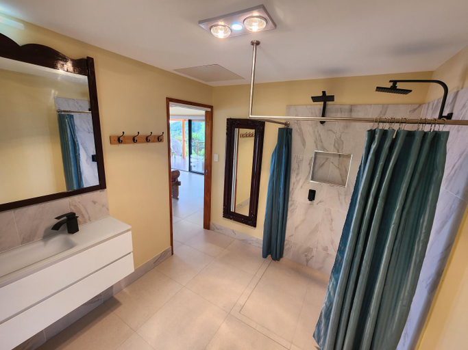 Bathroom 3, Maleny Tropical Retreat, Caloundra - Hinterland
