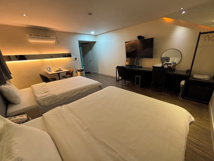 Bedroom 3, Cheonan K Hotel, Cheonan