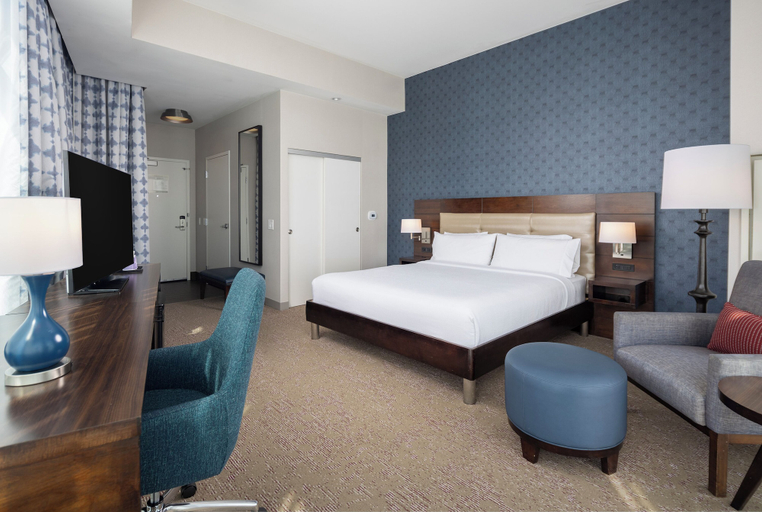 Bedroom 3, Hilton Garden Inn Washington DC/Georgetown Area, Washington D.C.