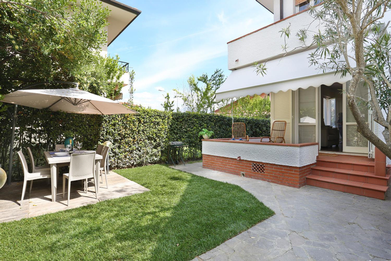 Exterior & Views 1, NEW!! Villetta Magenta!, Lucca